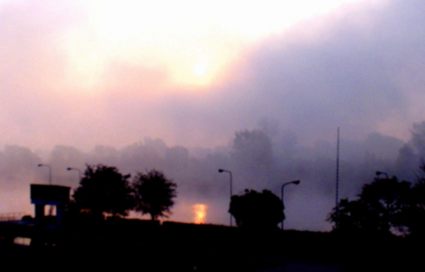 śluza na Dąbiu w Krakowie #Wisła #śluza #mgła