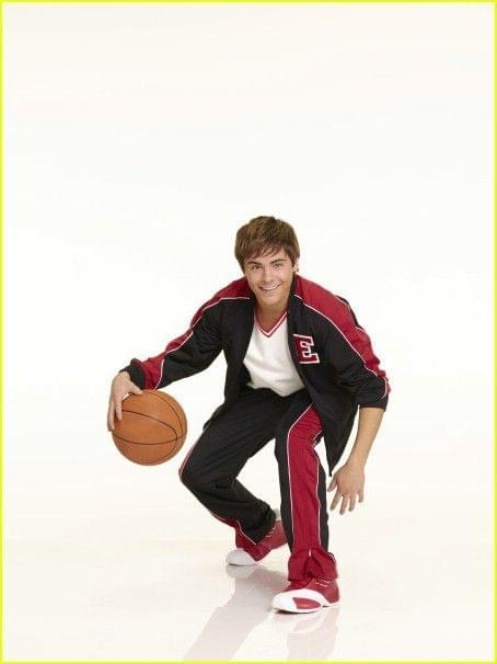 #HighSchoolMusical2