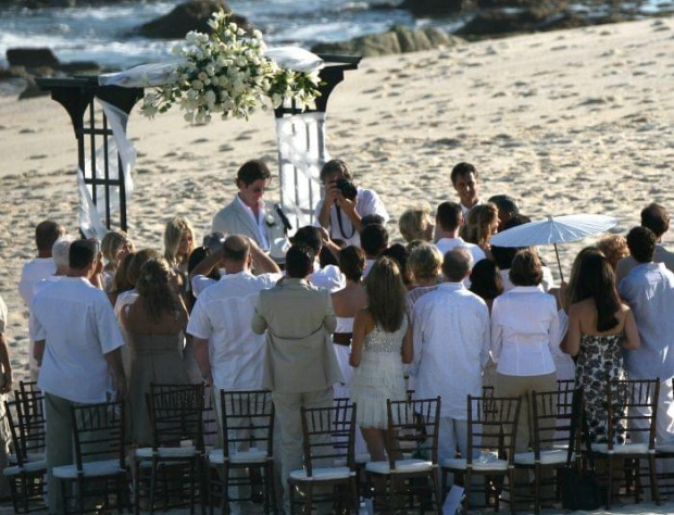 Ash and Kay attend Jills wedding in Mexico-paparazzi listopad 2007