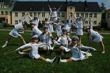 ... #Długomiłowice #dlugomilowice #MAŻORETKI #RYTM