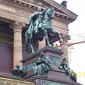 Figurka Przy Alte Nationalgalerie #Berlin #Zabytki #Muzea #Katedra #Most #Rzeka