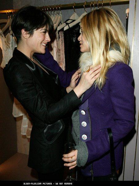 Ashley at the Kiki De Montparnasse store opening-events grudzień 2007