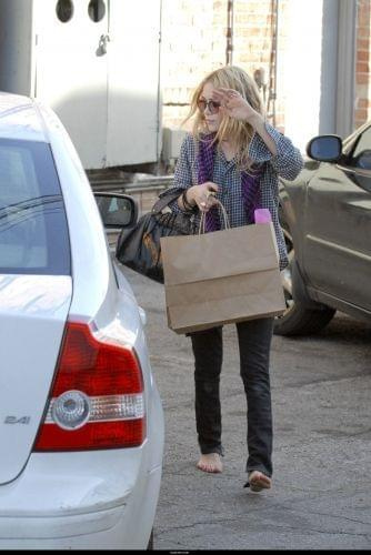 Mary-Kate shopping at Lanny Nails in Los Angeles-paparazzi grudzień 2007