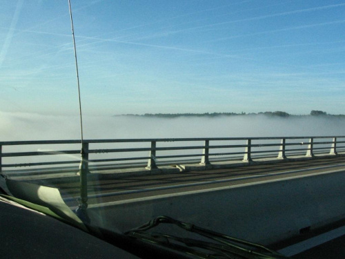 Most dosłownie w chmurach.