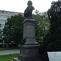 Pomnik Kornel Ujejskiego - pl. Zwycięstwa